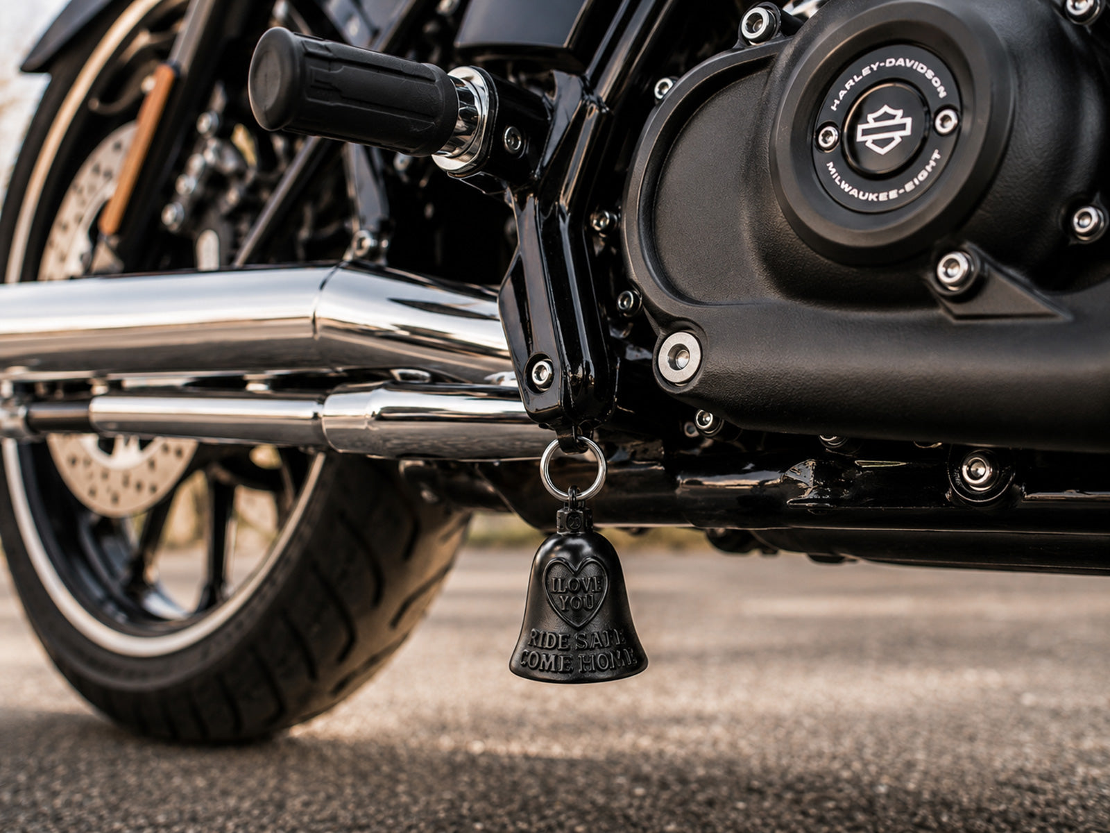 Clochette moto porte-bonheur : origine, légende et signification